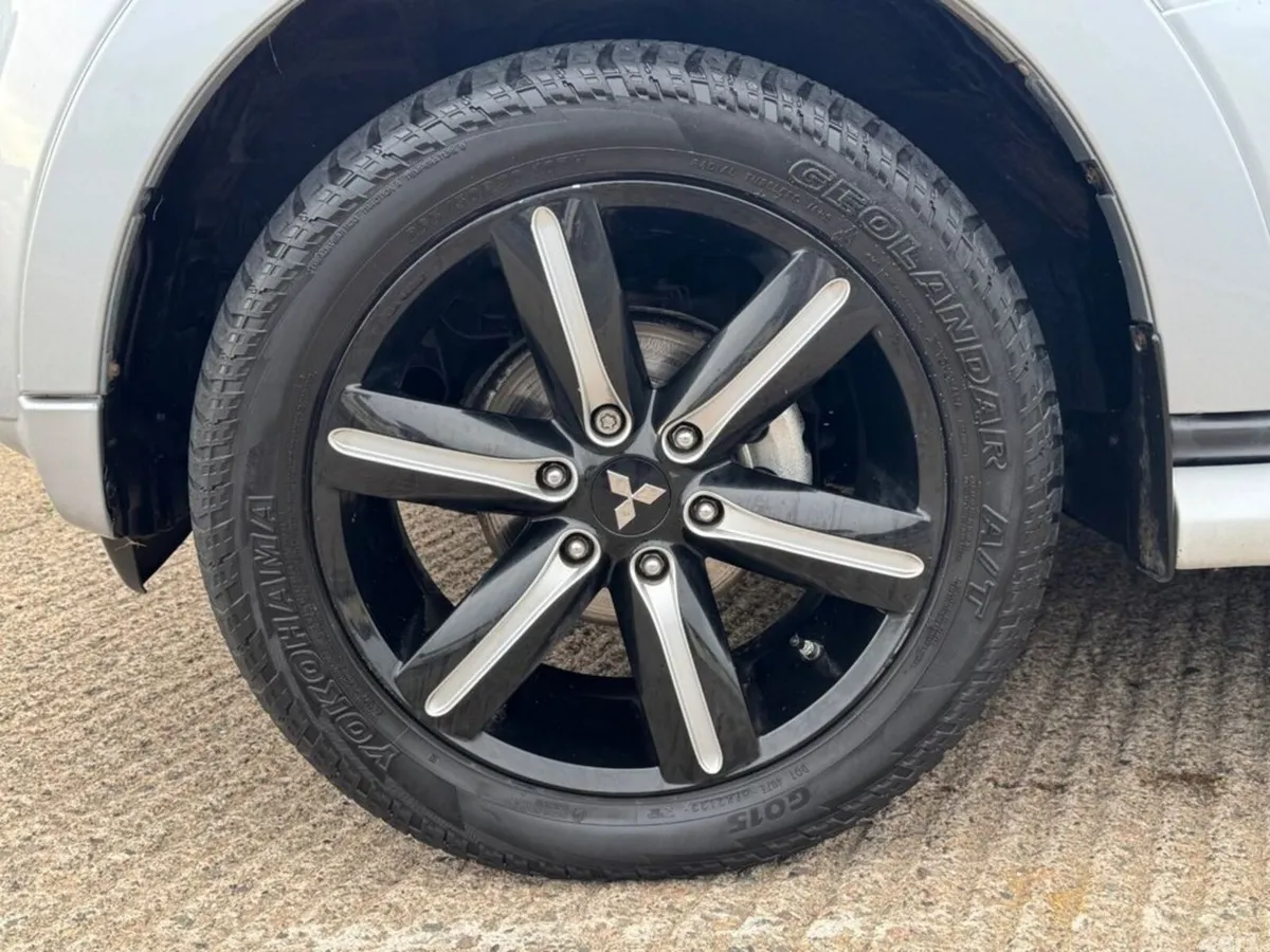 Mitsubishi Shogun SUV, Diesel, 2015, Silver