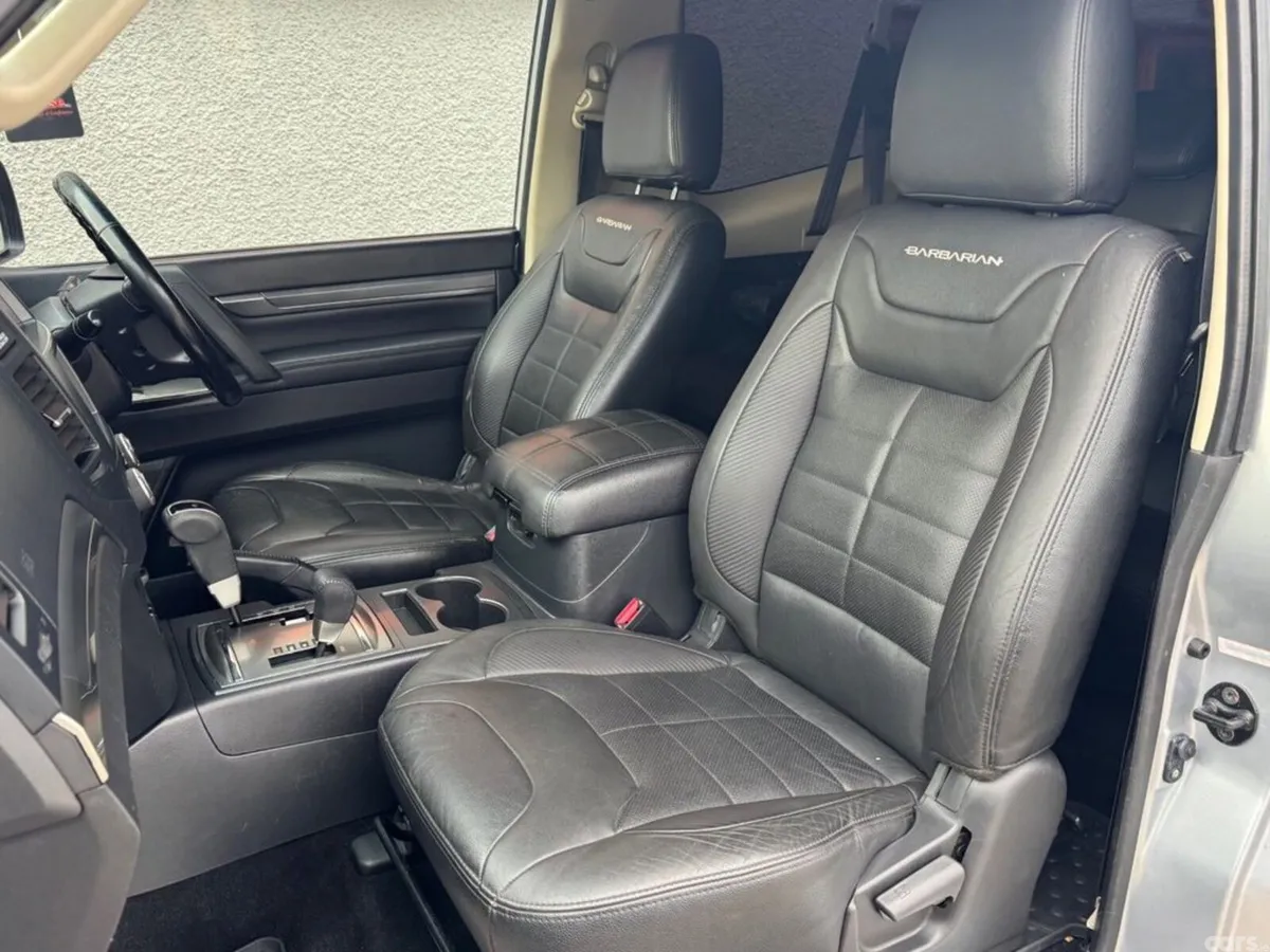 Mitsubishi Shogun SUV, Diesel, 2015, Silver