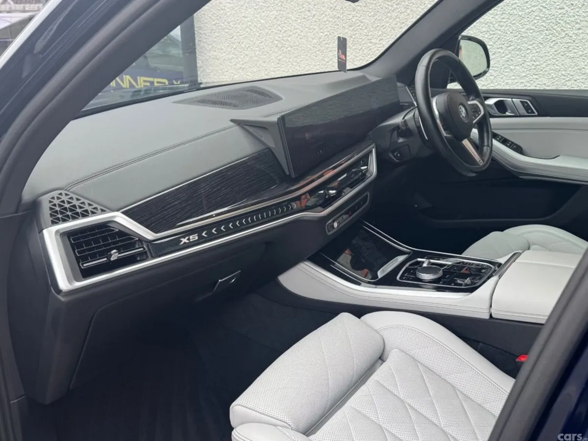 BMW X5 SUV, Petrol Hybrid, 2023, Blue