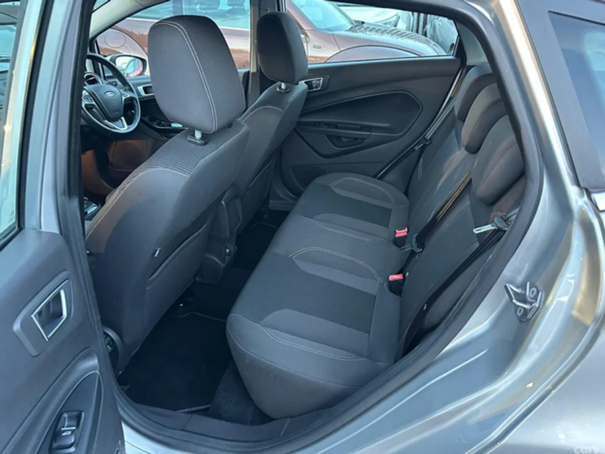 Ford Fiesta Hatchback, Petrol, 2016, Silver