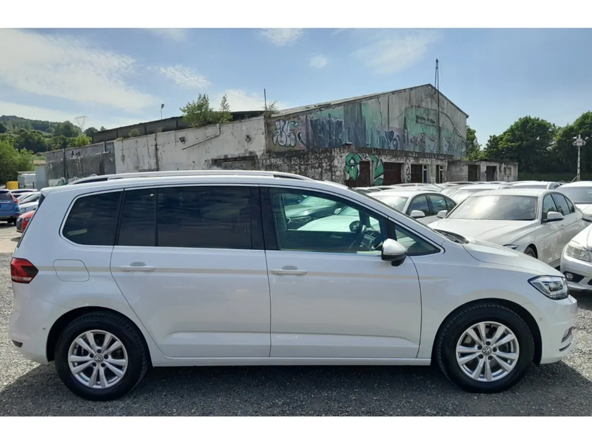 Volkswagen Touran MPV, Diesel, 2018, White