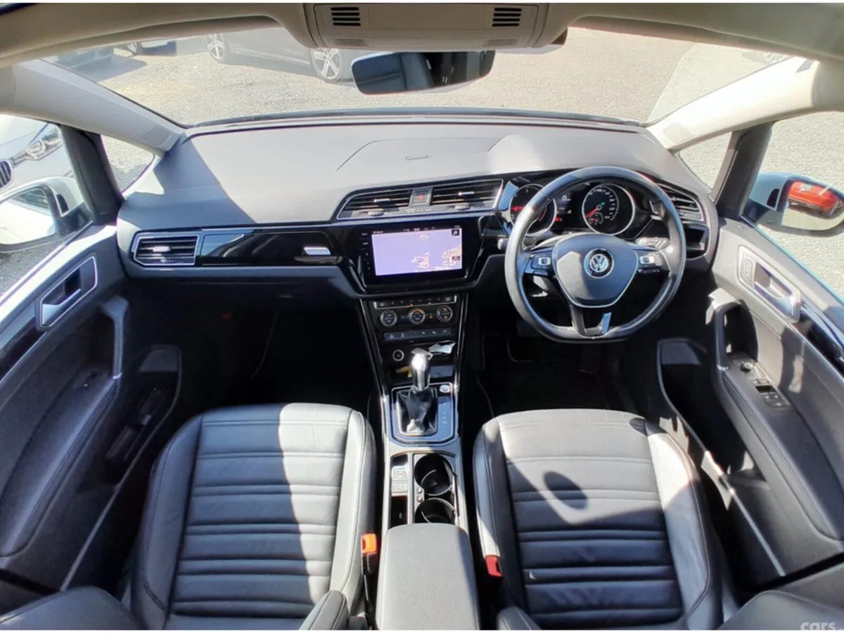 Volkswagen Touran MPV, Diesel, 2018, White
