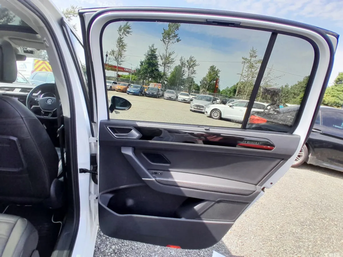 Volkswagen Touran MPV, Diesel, 2018, White