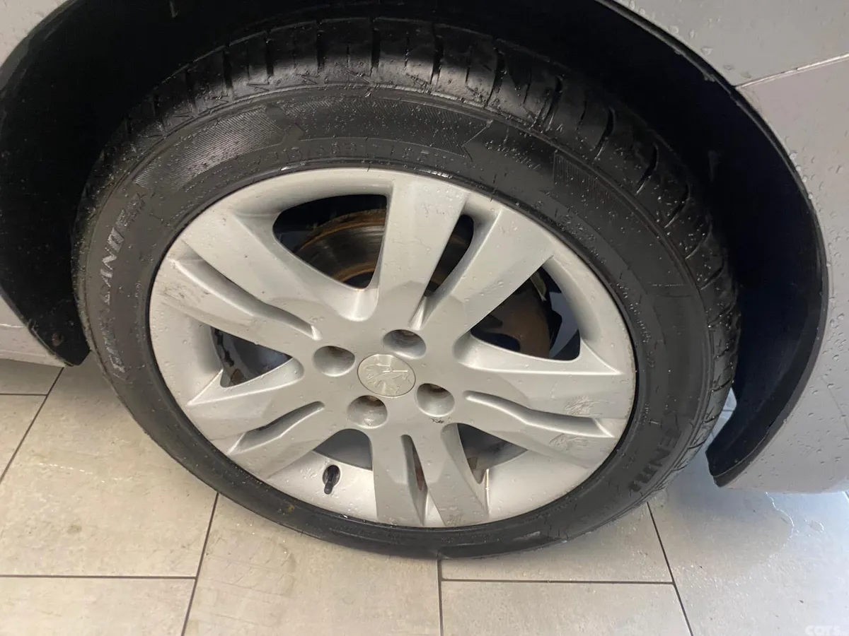 Peugeot 5008 MPV, Diesel, 2015, Grey
