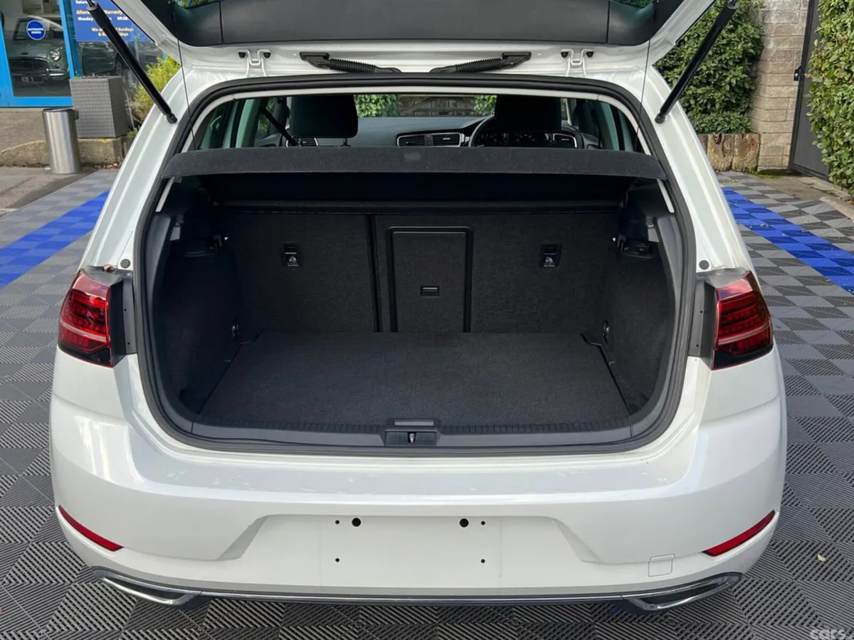 Volkswagen Golf Hatchback, Petrol, 2019, White