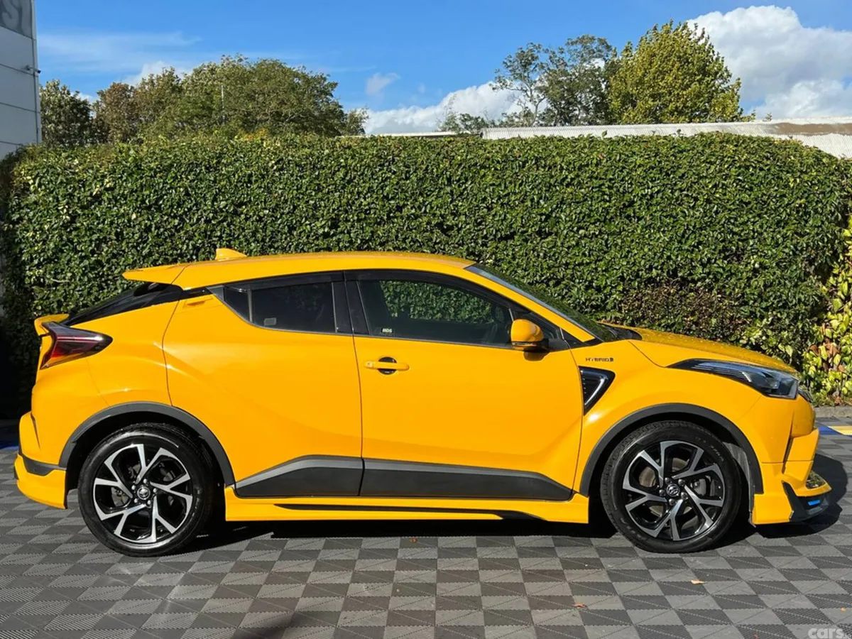 Toyota C-HR Hatchback, Petrol Hybrid, 2017, Yellow