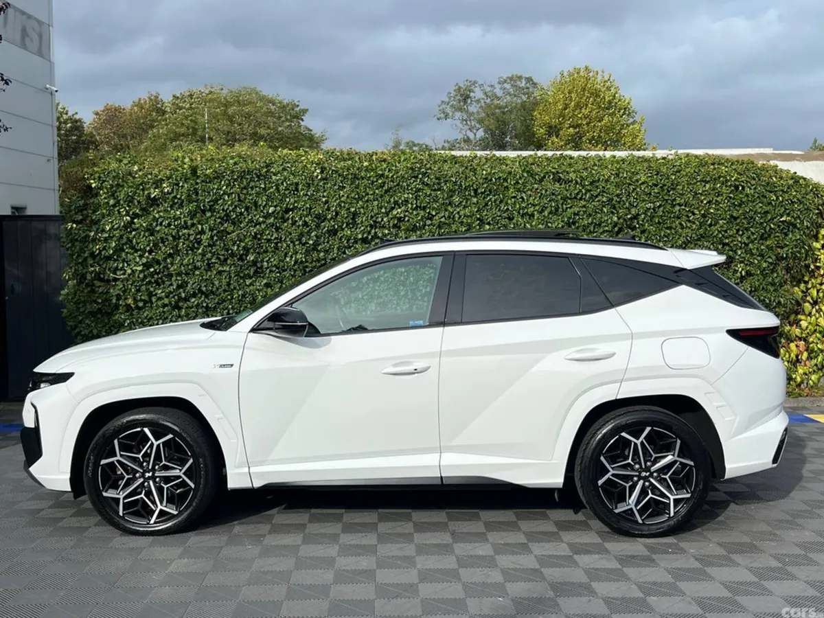 Hyundai Tucson Estate, Petrol Plug-in Hybrid, 2024, White