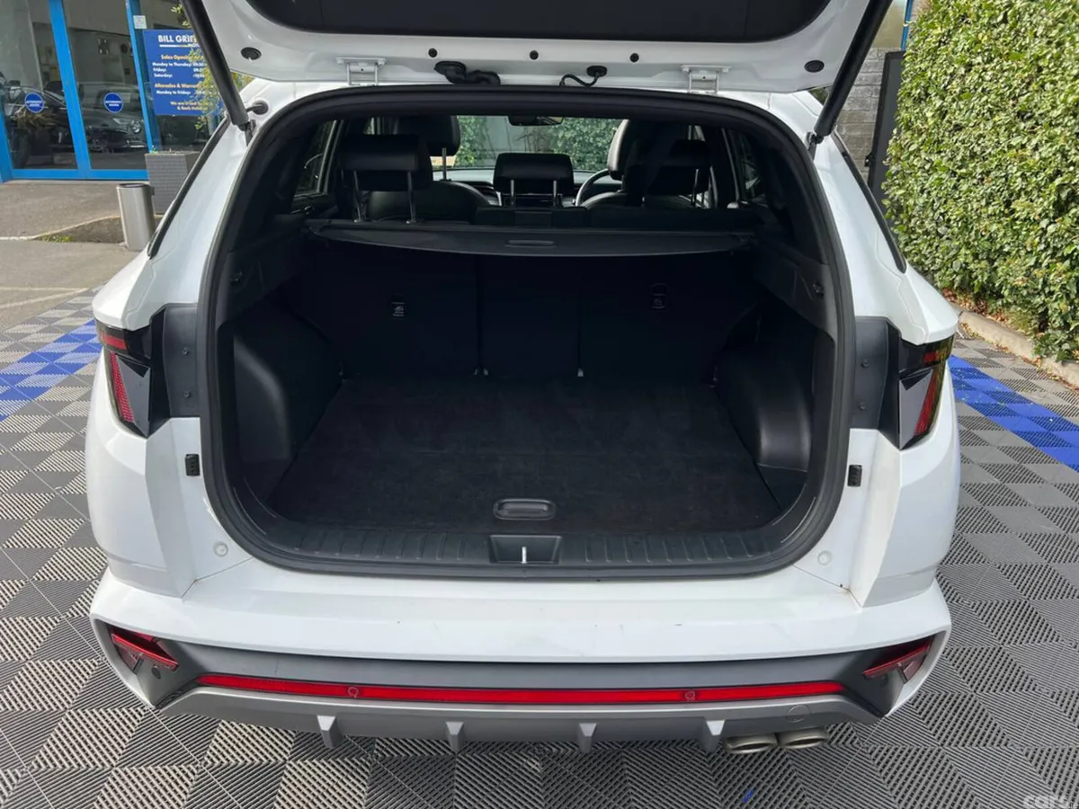 Hyundai Tucson Estate, Petrol Plug-in Hybrid, 2024, White
