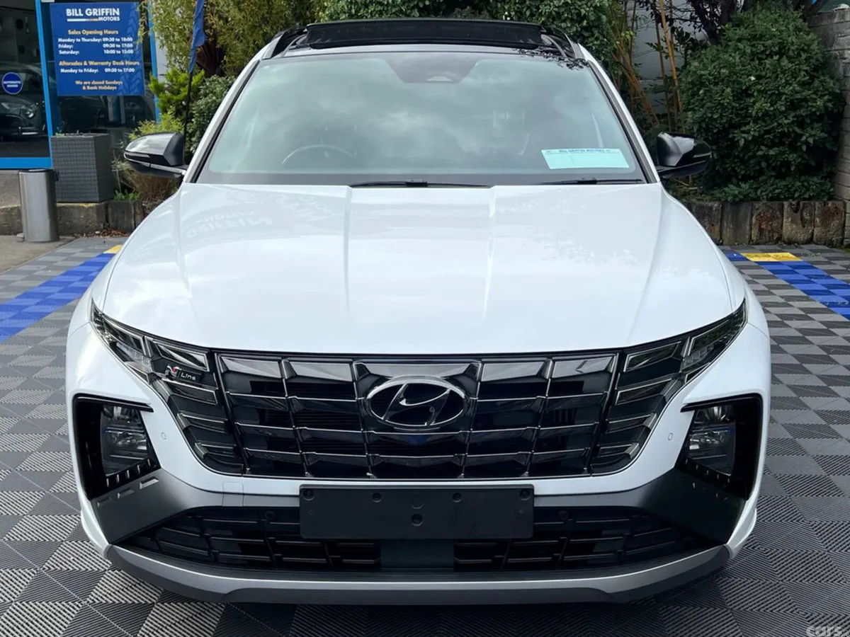 Hyundai Tucson Estate, Petrol Plug-in Hybrid, 2024, White