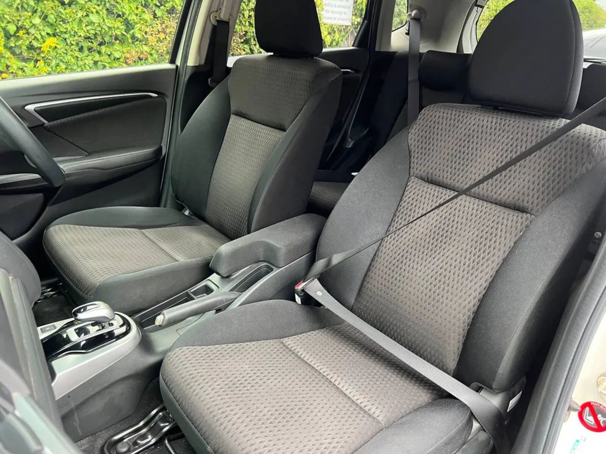 Honda Fit Hatchback, Petrol Hybrid, 2019, White
