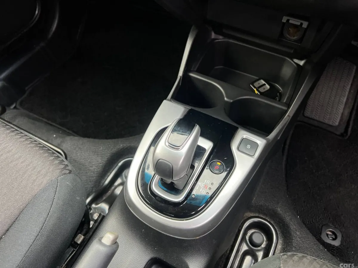 Honda Fit Hatchback, Petrol Hybrid, 2019, White