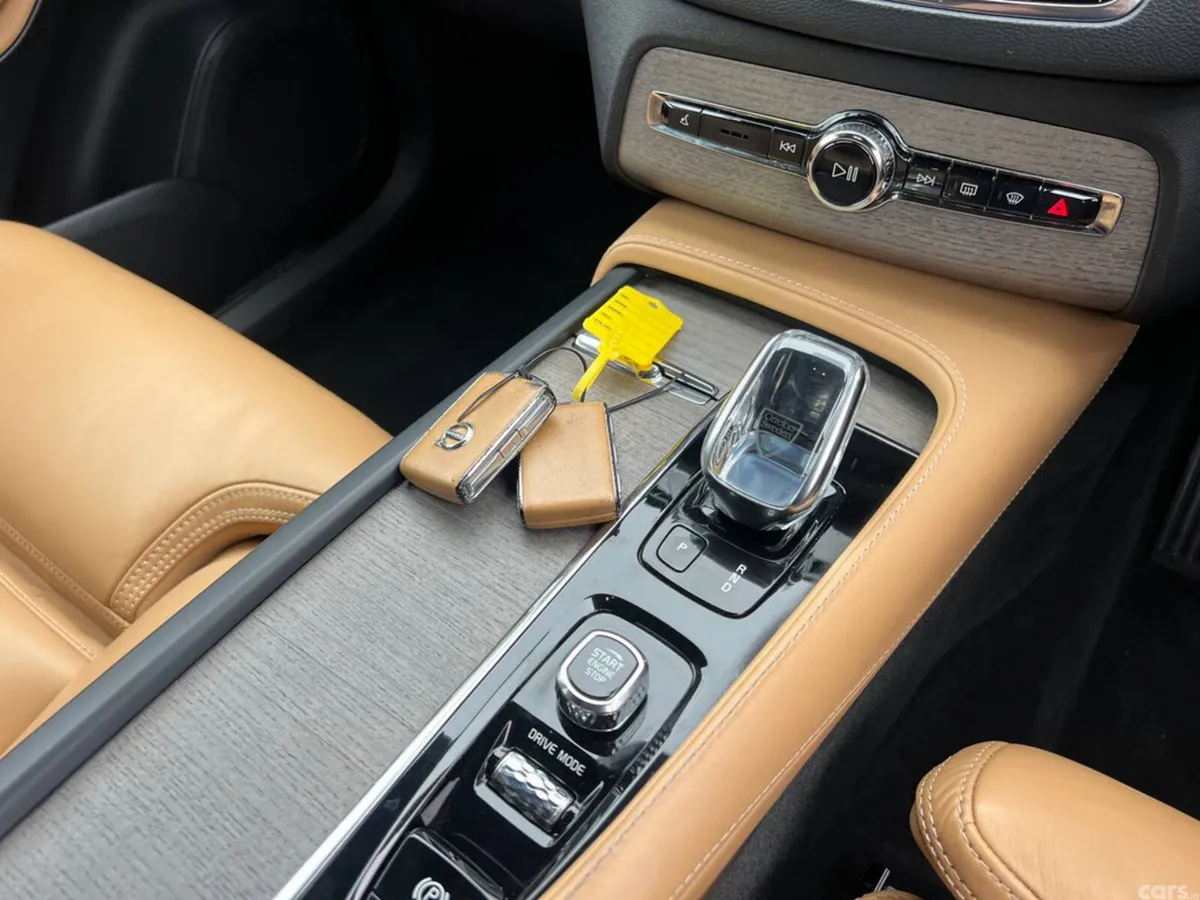 Volvo XC90 SUV, Petrol Plug-in Hybrid, 2020, Grey