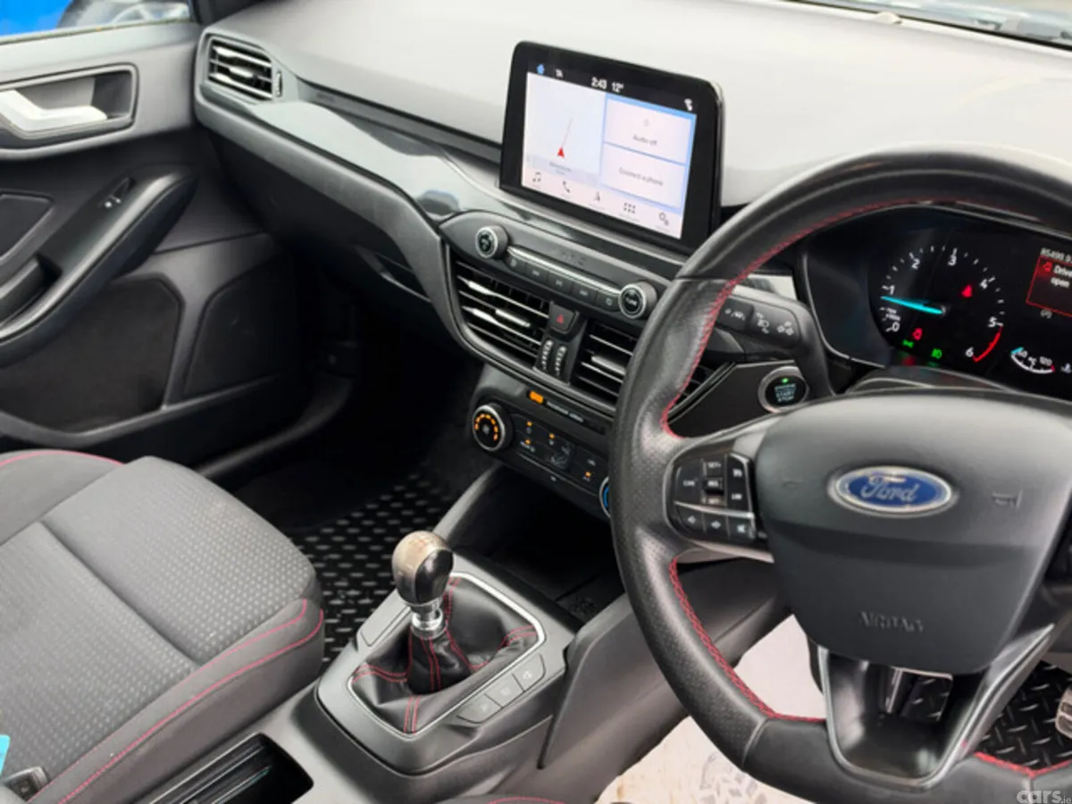 Ford Focus Hatchback, Diesel, 2019, Blue
