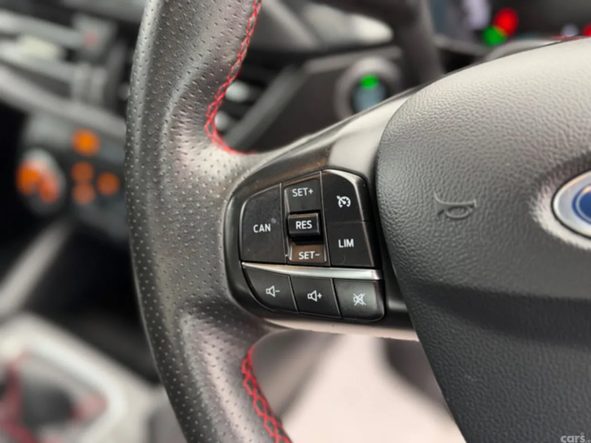 Ford Focus Hatchback, Diesel, 2019, Blue