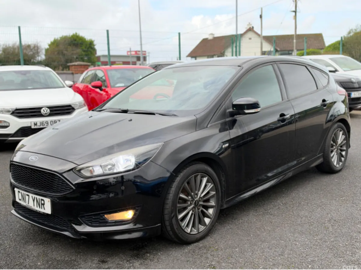 Ford Focus Hatchback, Diesel, 2017, Black