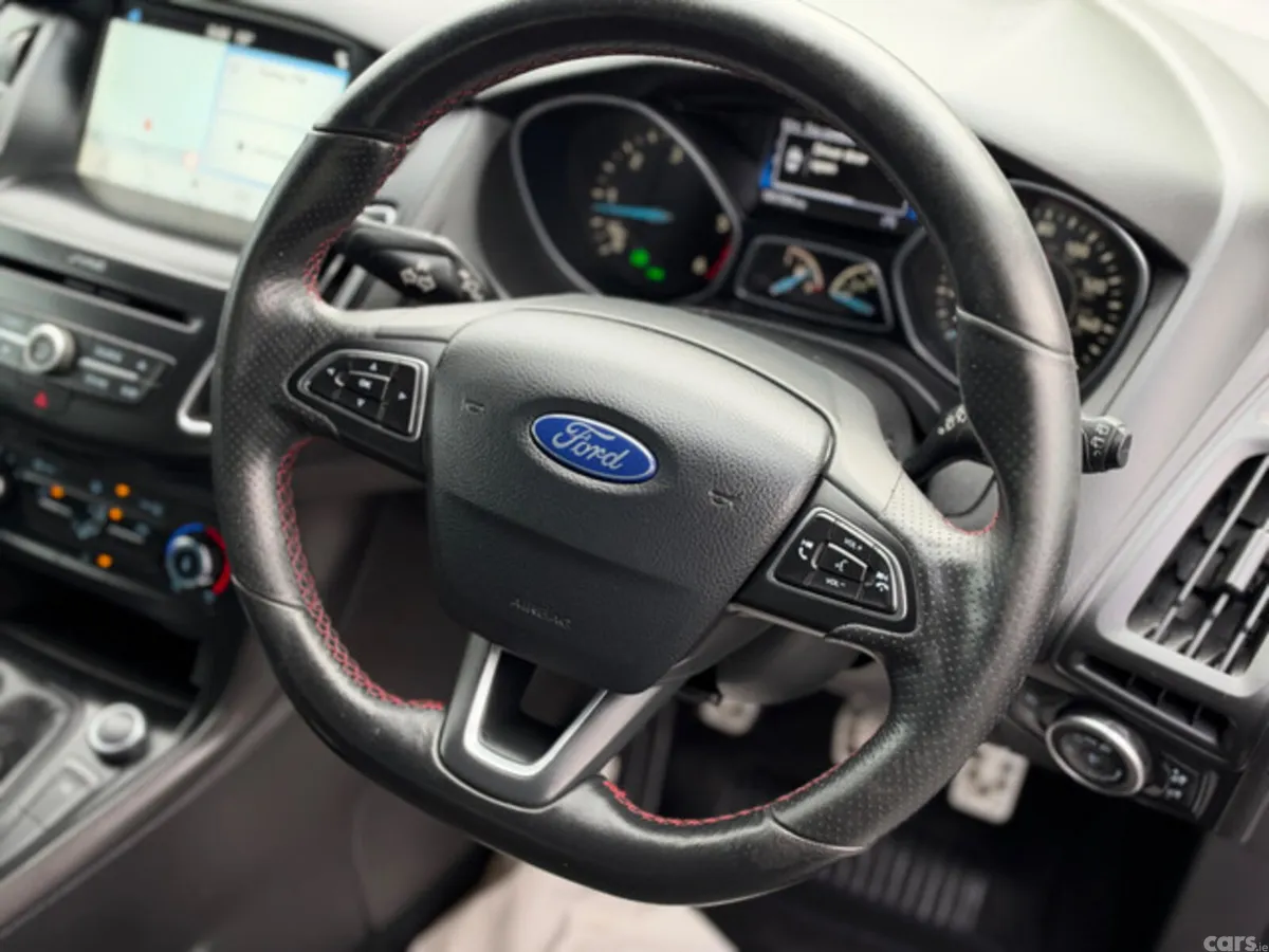 Ford Focus Hatchback, Diesel, 2017, Black