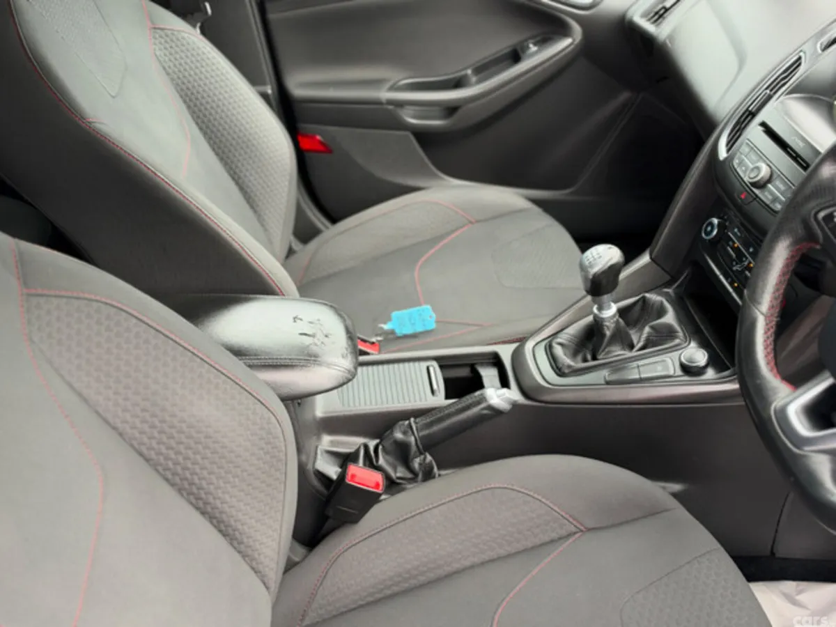 Ford Focus Hatchback, Diesel, 2017, Black
