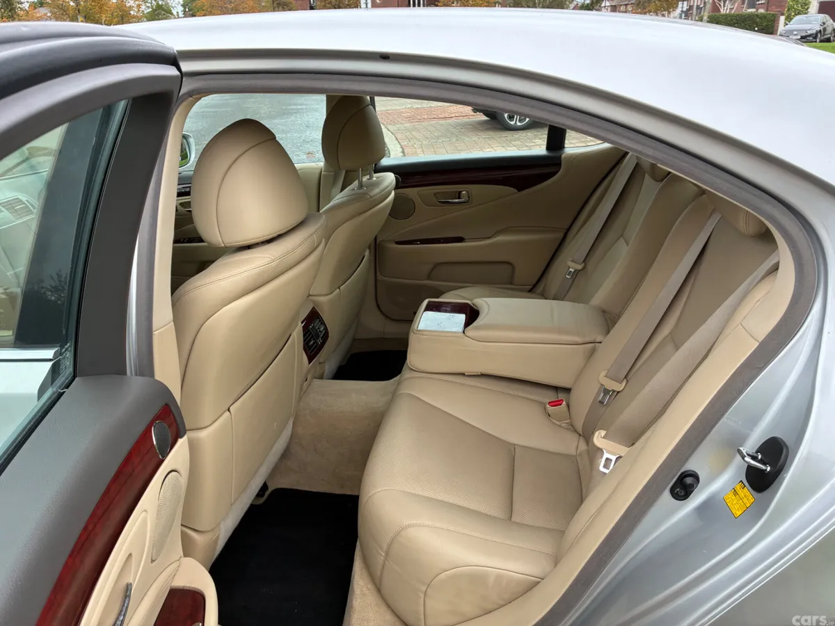 Lexus LS Saloon, Petrol Hybrid, 2008, Silver