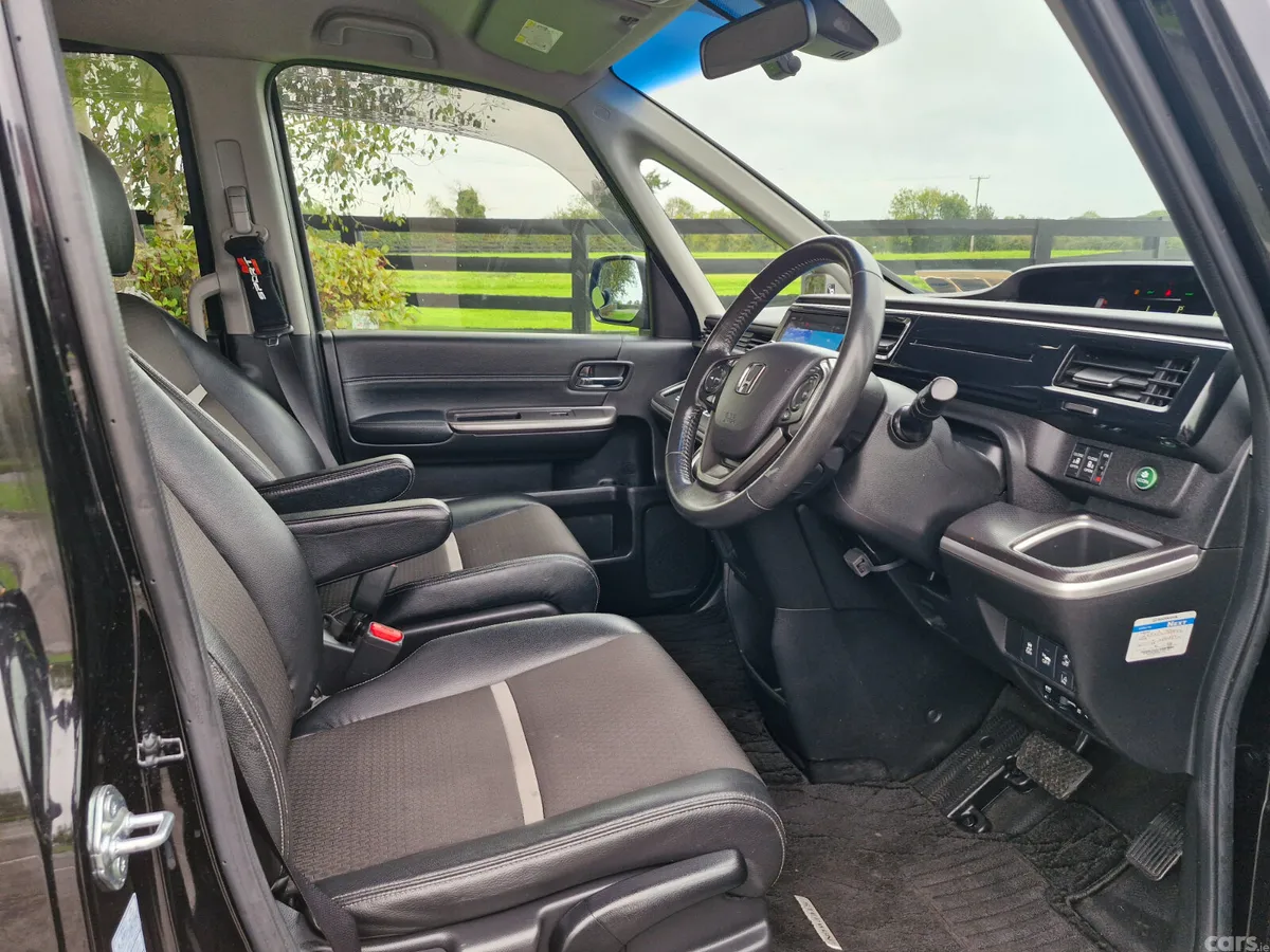 Honda Stepwagon MPV, Petrol Hybrid, 2018, Black