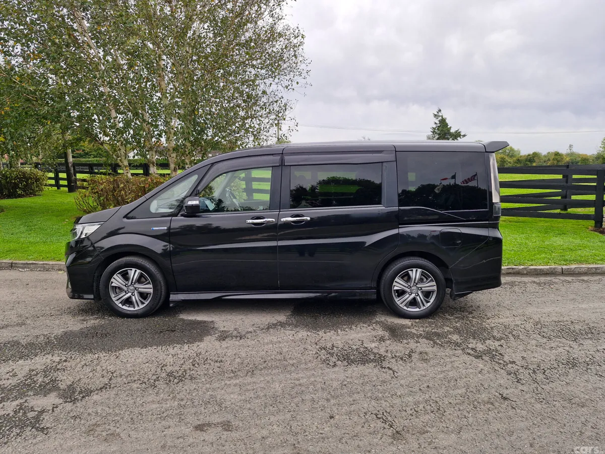 Honda Stepwagon MPV, Petrol Hybrid, 2018, Black