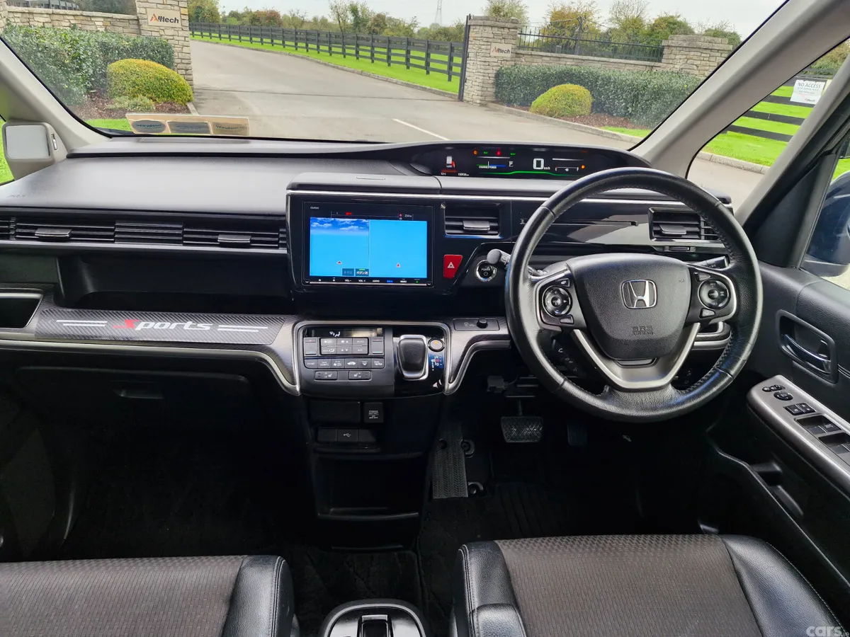 Honda Stepwagon MPV, Petrol Hybrid, 2018, Black