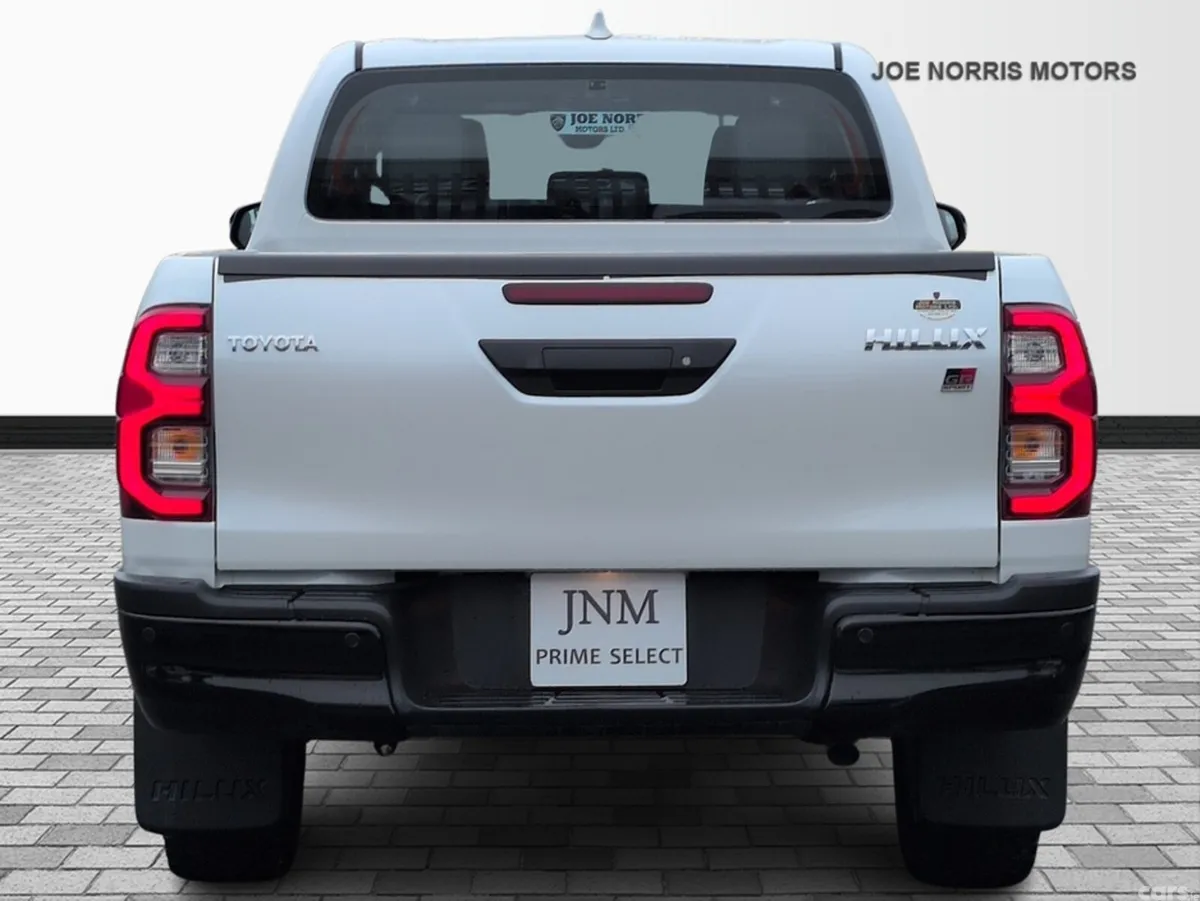 Toyota Hilux Pick Up, Diesel, 2024, White