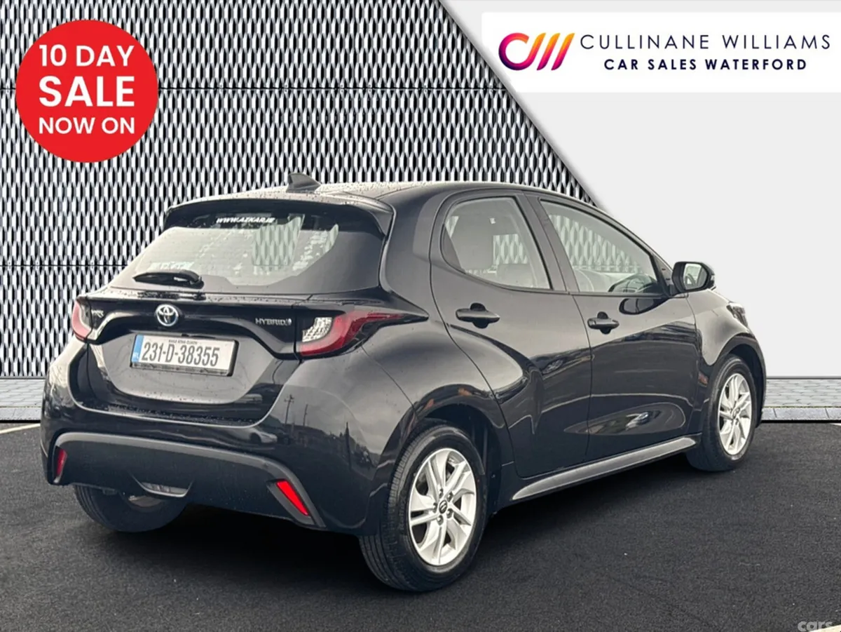 Toyota Yaris Hatchback, Petrol Hybrid, 2023, Black