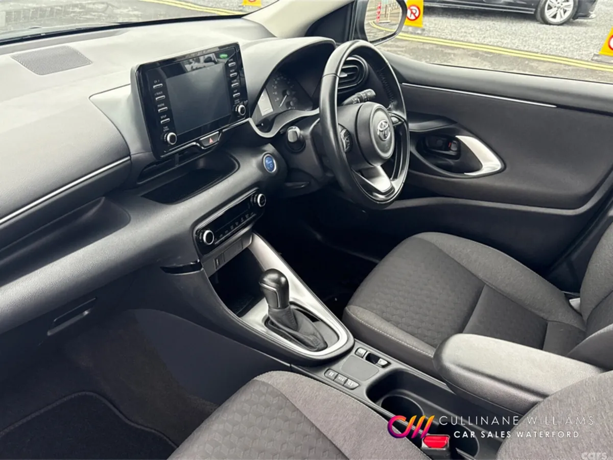 Toyota Yaris Hatchback, Petrol Hybrid, 2023, Black