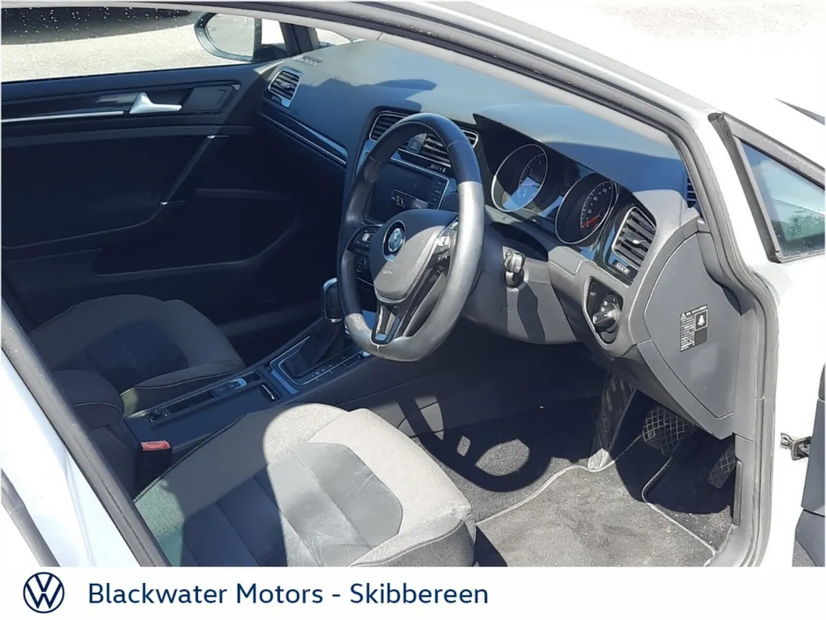 Volkswagen Golf Hatchback, Petrol, 2017, White
