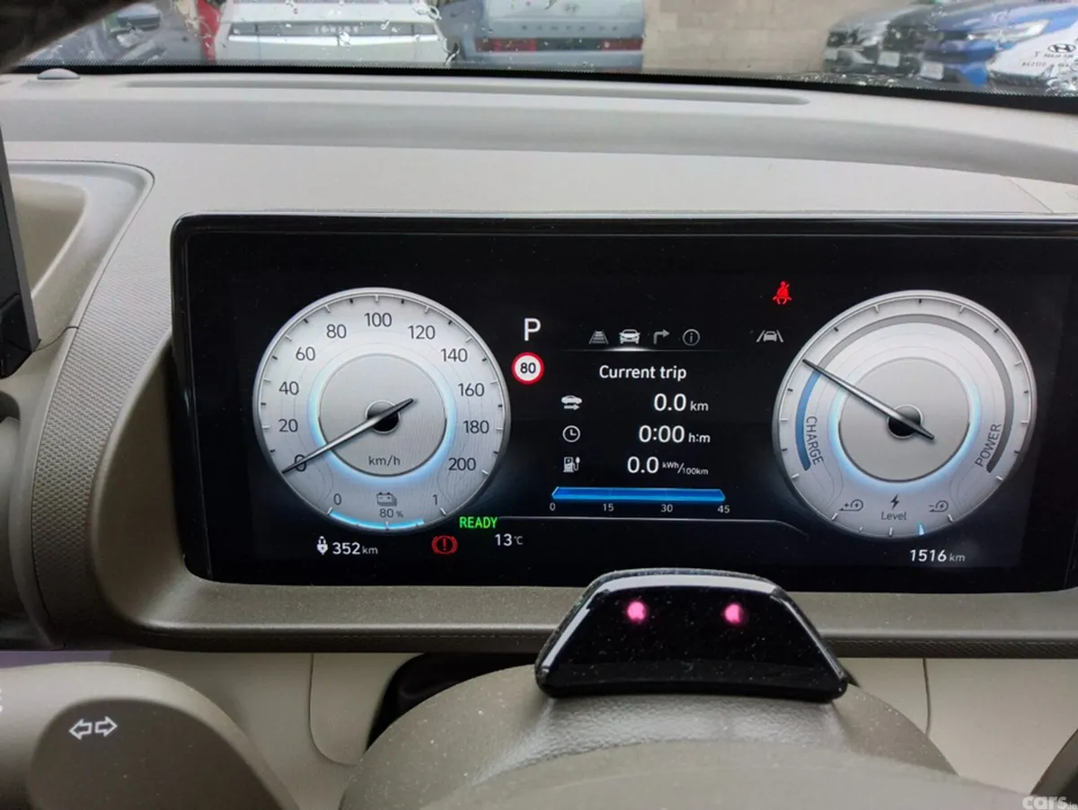 Hyundai INSTER MPV, Electric, 2026, Yellow