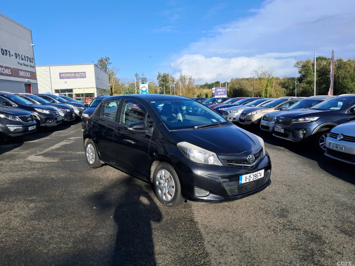 Toyota Yaris MPV, Petrol, 2011, Black