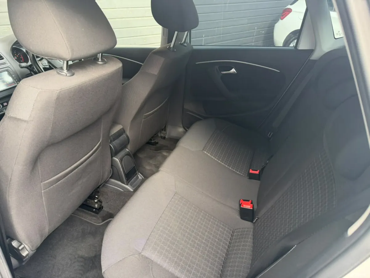 Volkswagen Polo Hatchback, Petrol, 2015, White