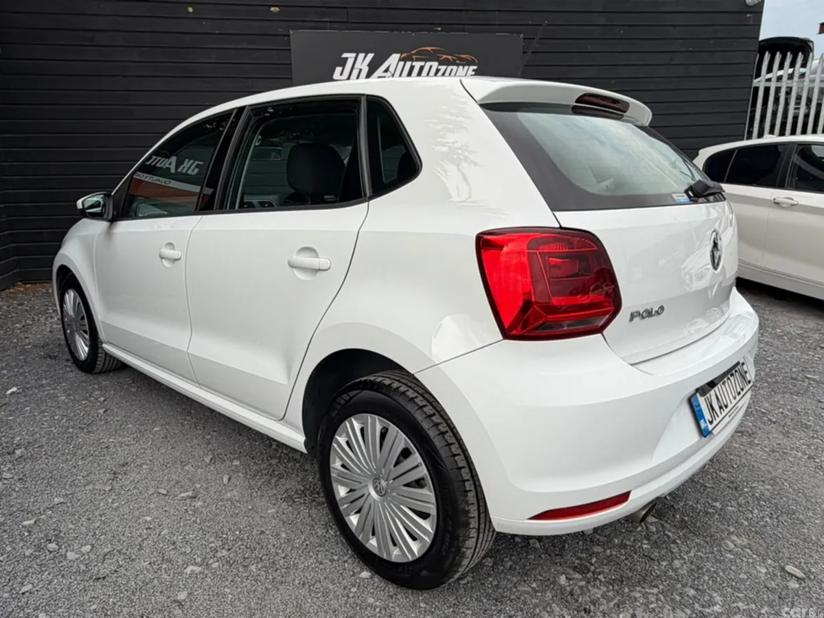 Volkswagen Polo Hatchback, Petrol, 2014, White