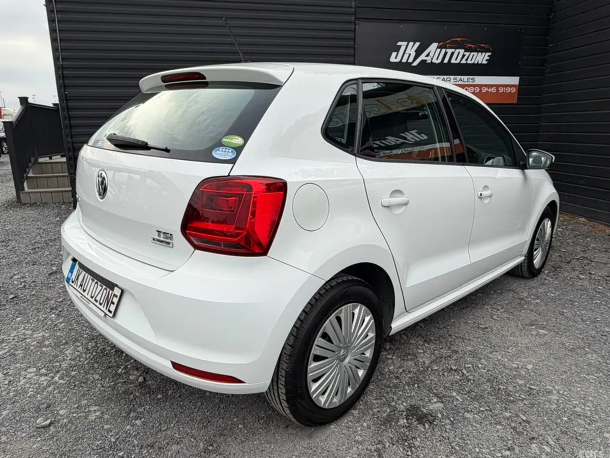 Volkswagen Polo Hatchback, Petrol, 2014, White