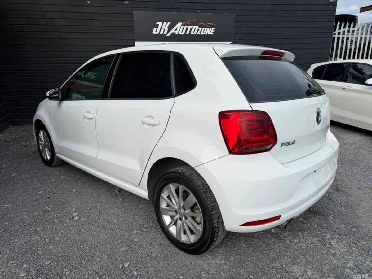 Volkswagen Polo Hatchback, Petrol, 2015, White