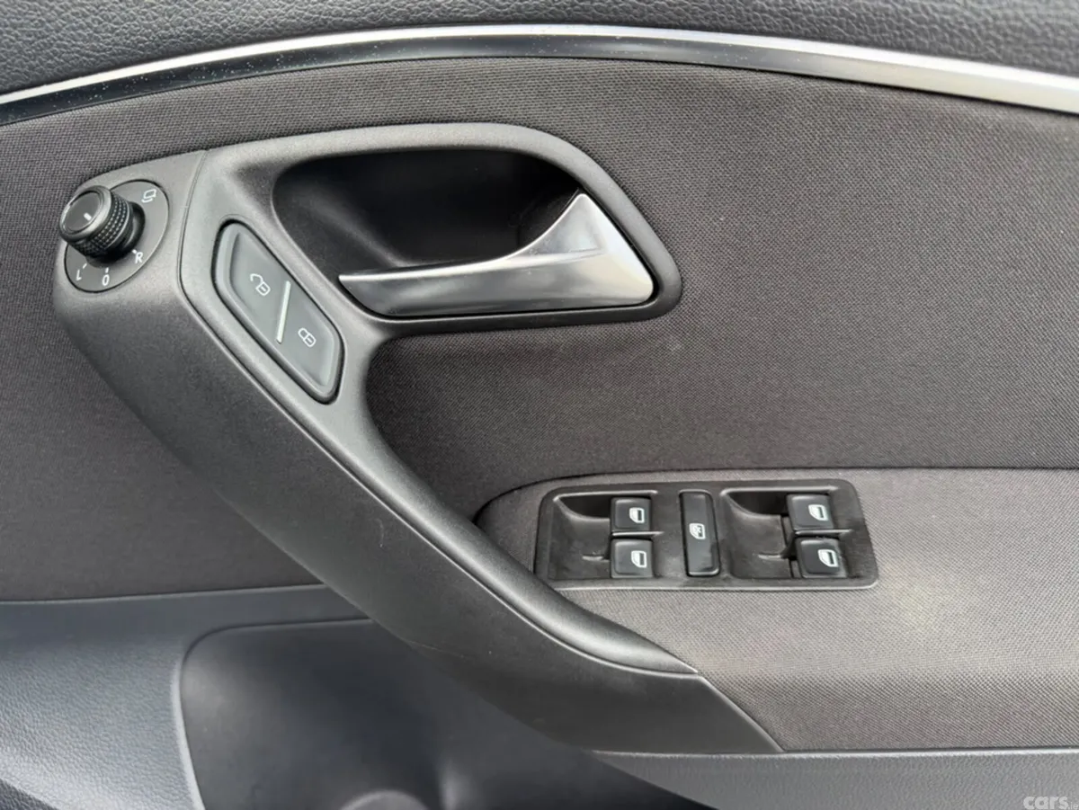 Volkswagen Polo Hatchback, Petrol, 2015, White