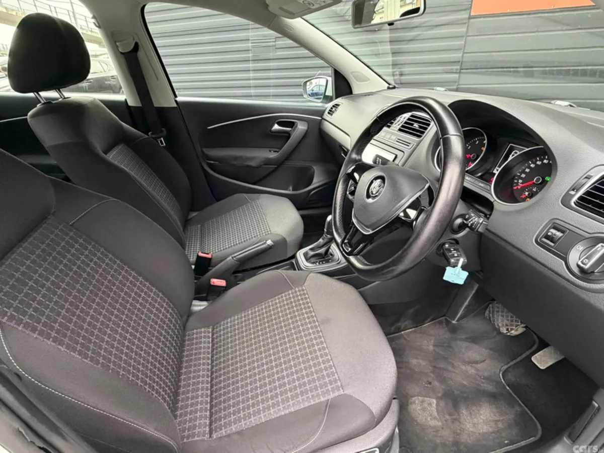 Volkswagen Polo Hatchback, Petrol, 2014, White