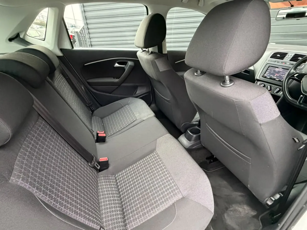 Volkswagen Polo Hatchback, Petrol, 2014, White
