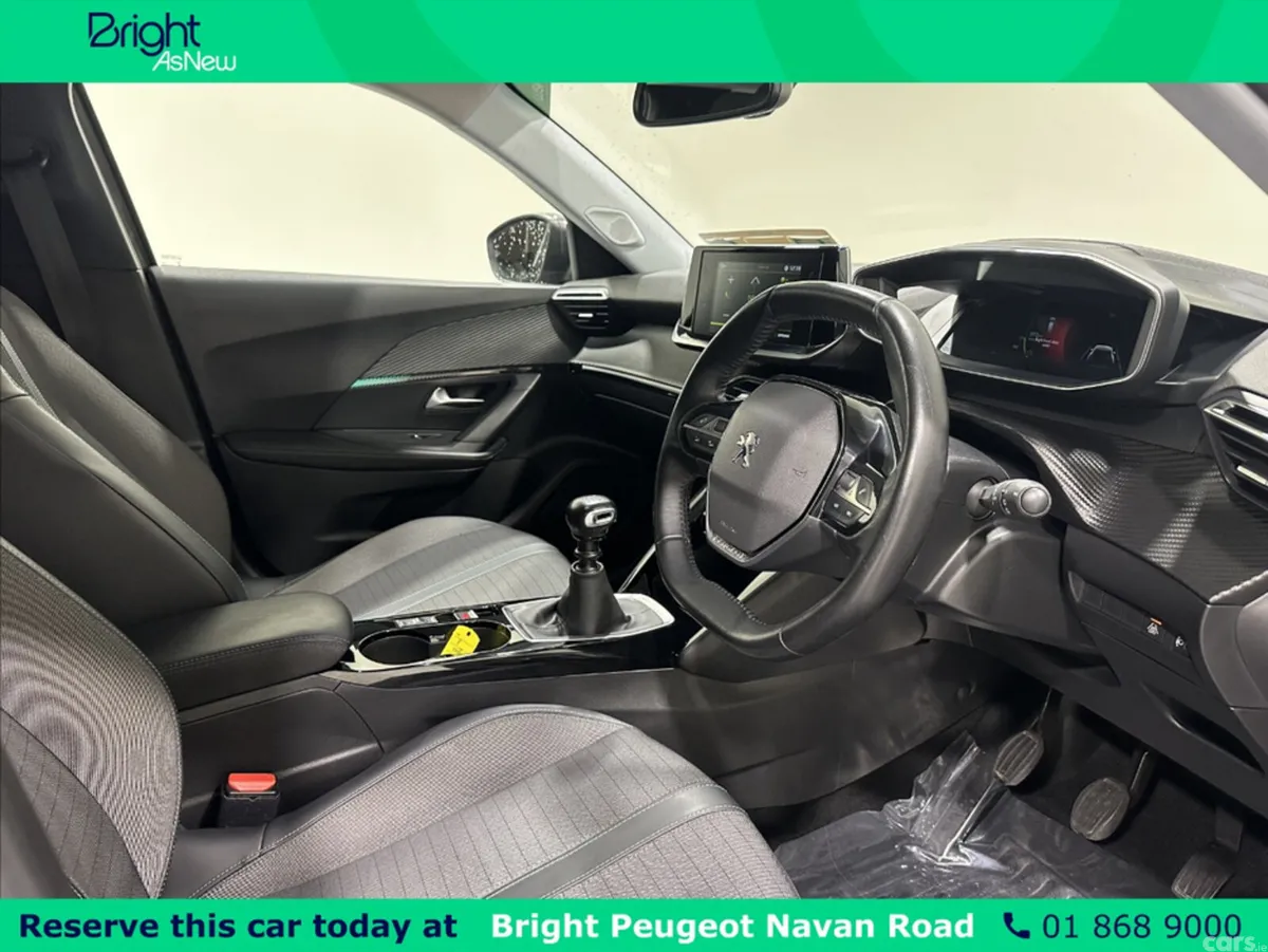 Peugeot 2008 MPV, Petrol, 2021, Grey