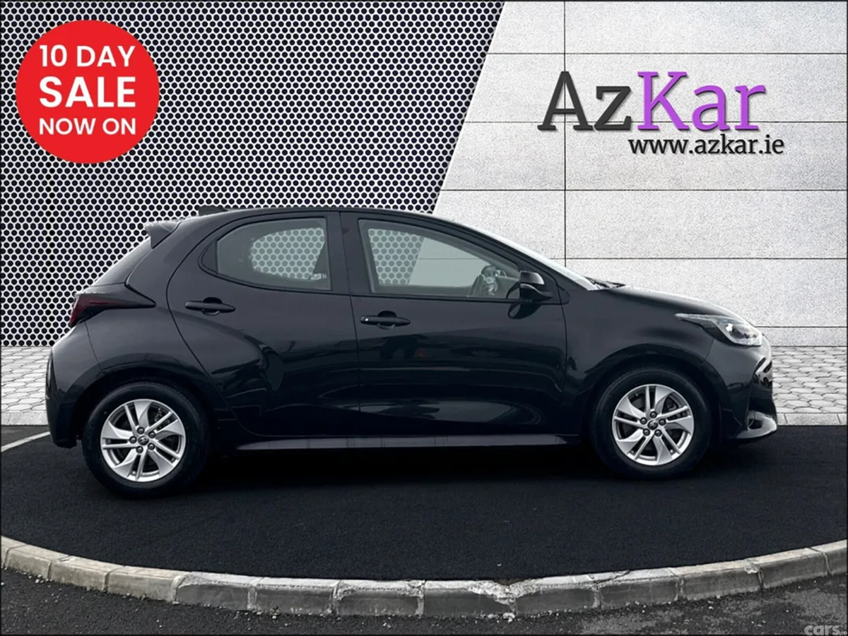 Toyota Yaris Hatchback, Petrol Hybrid, 2023, Black