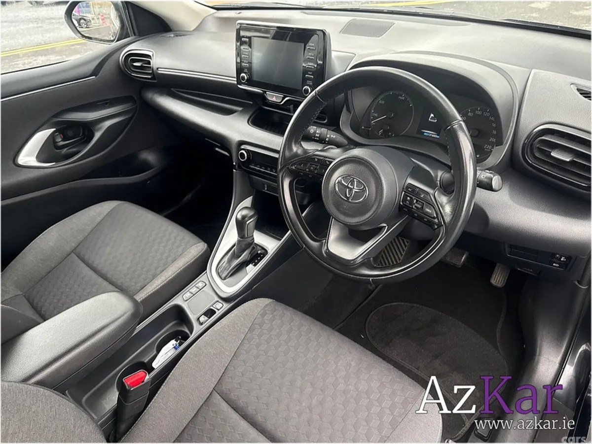Toyota Yaris Hatchback, Petrol Hybrid, 2023, Black