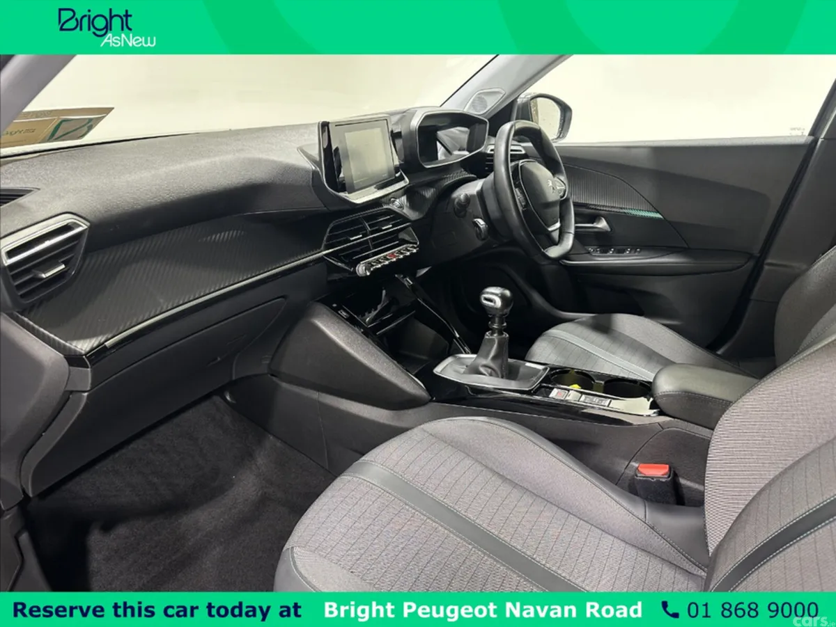 Peugeot 2008 MPV, Petrol, 2021, Grey