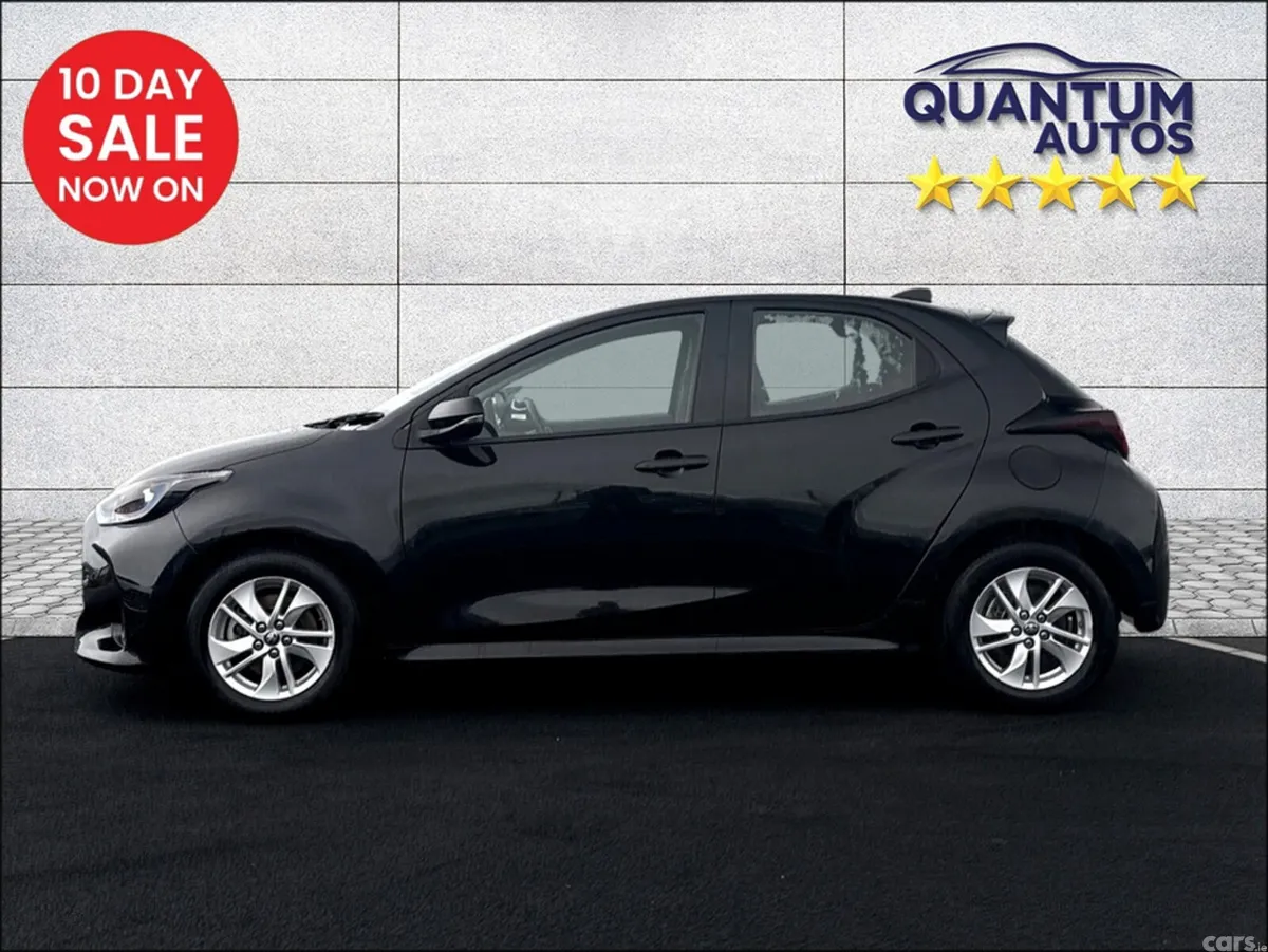 Toyota Yaris Hatchback, Petrol Hybrid, 2023, Black