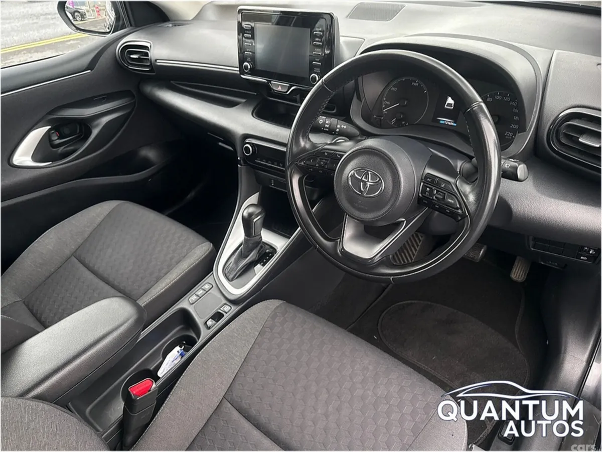 Toyota Yaris Hatchback, Petrol Hybrid, 2023, Black