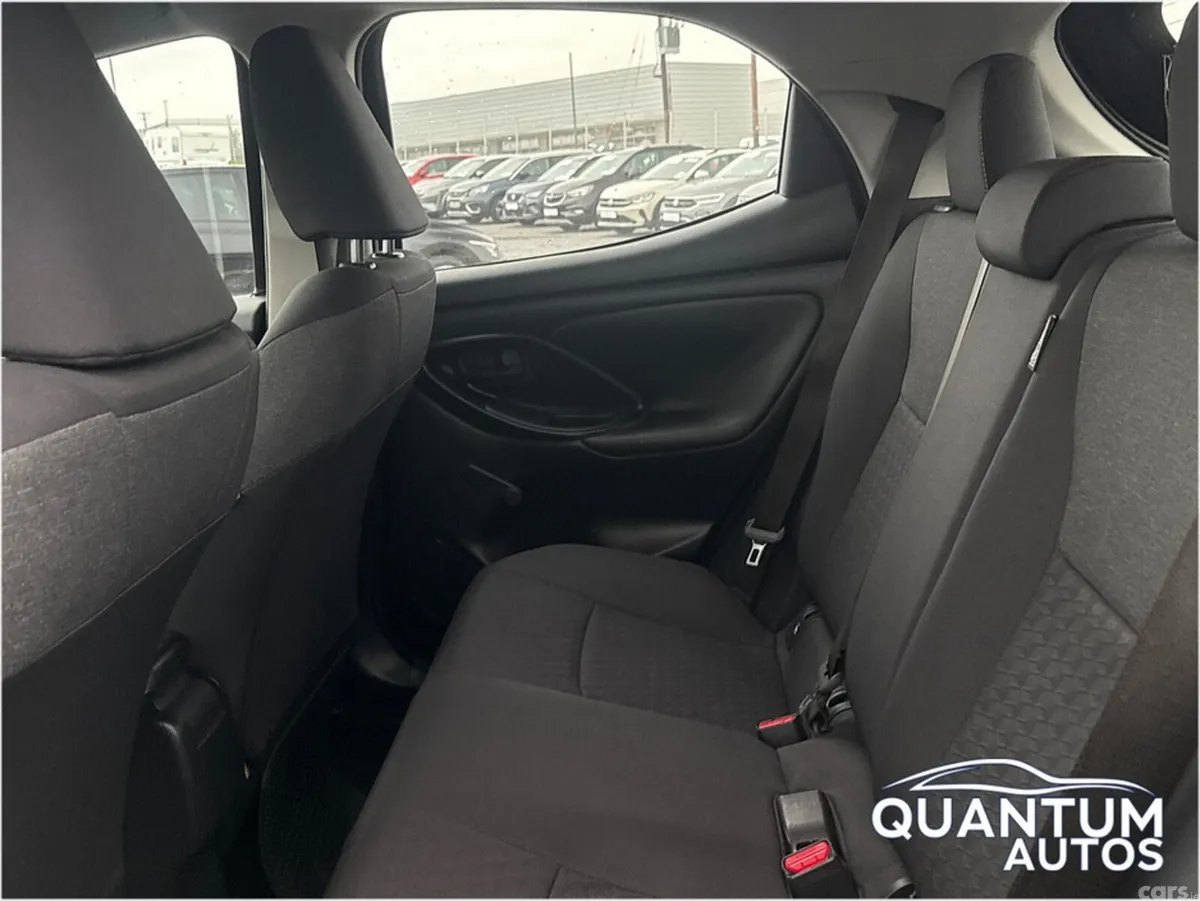 Toyota Yaris Hatchback, Petrol Hybrid, 2023, Black
