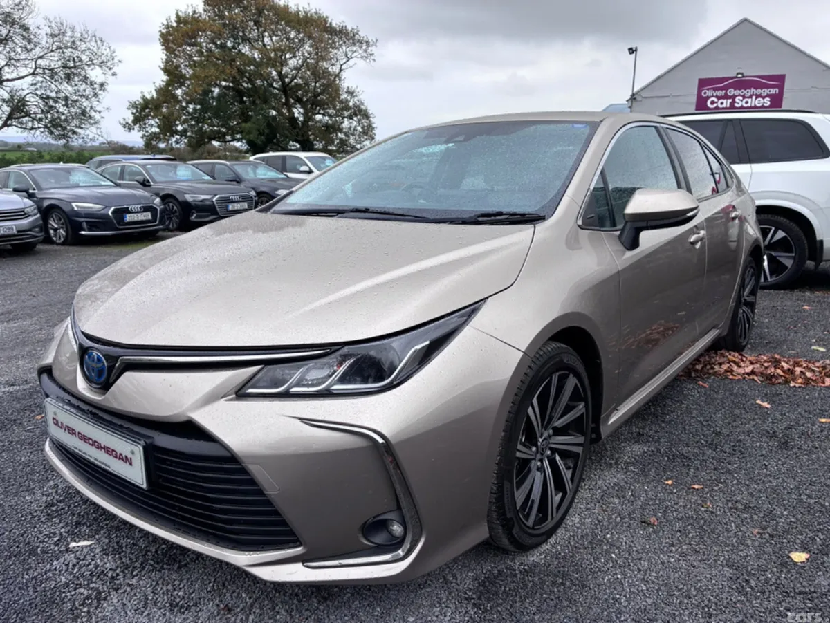 Toyota Corolla Saloon, Petrol Hybrid, 2022, Yellow