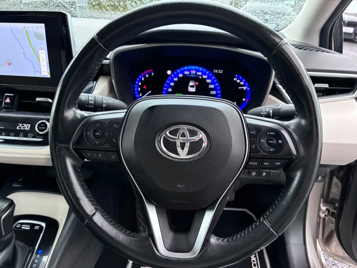 Toyota Corolla Saloon, Petrol Hybrid, 2022, Yellow
