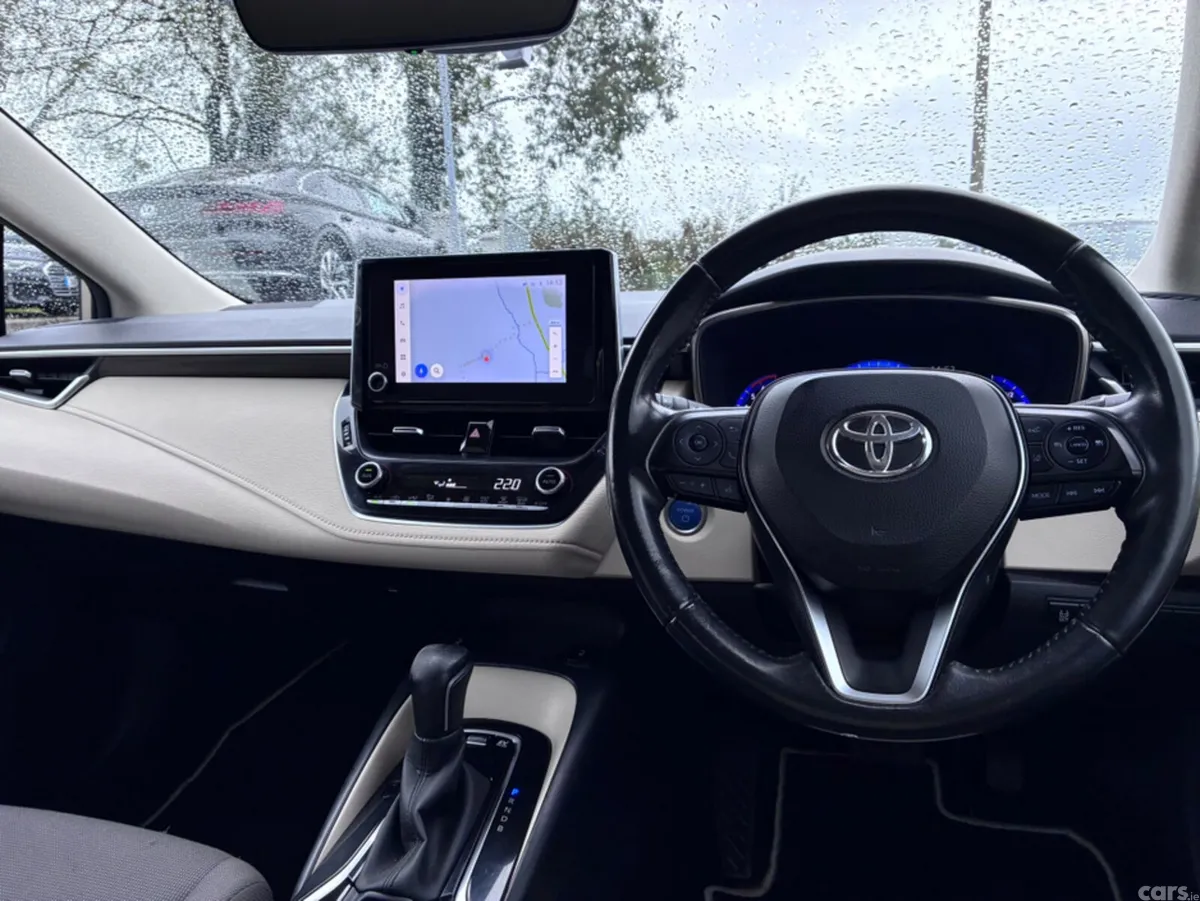Toyota Corolla Saloon, Petrol Hybrid, 2022, Yellow