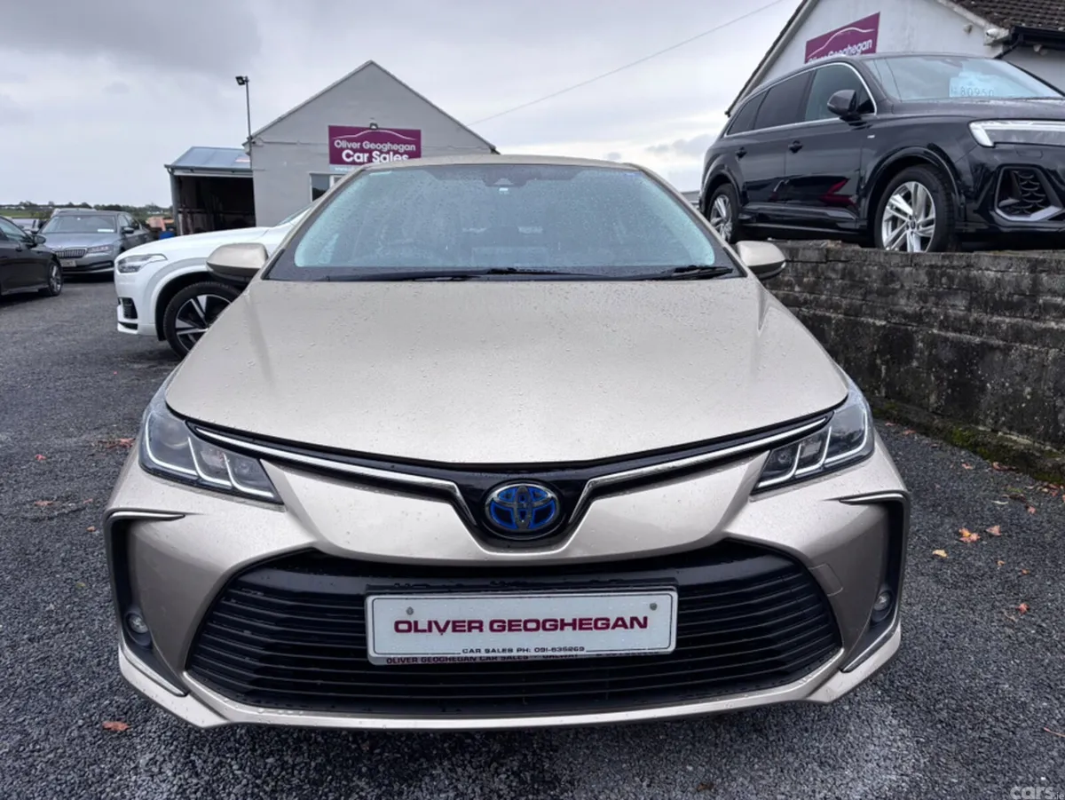 Toyota Corolla Saloon, Petrol Hybrid, 2022, Yellow