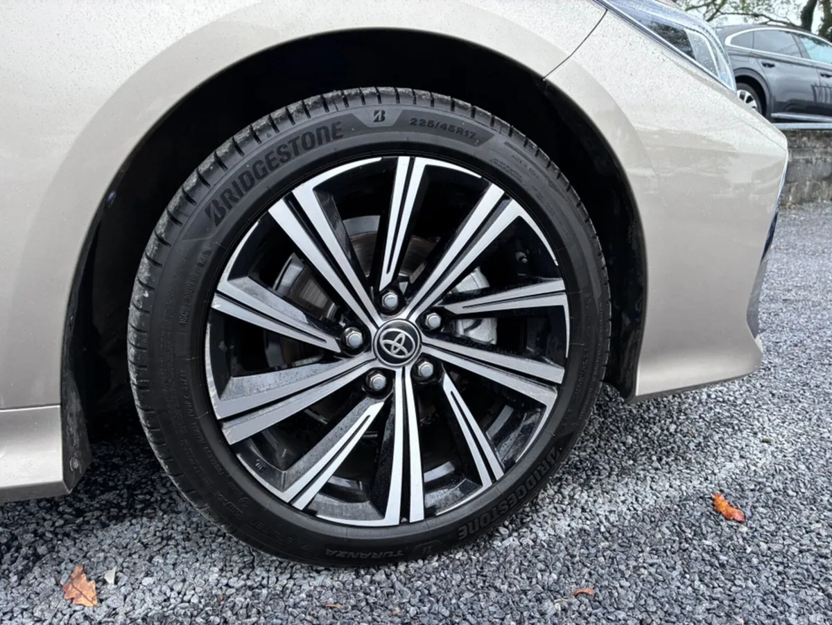 Toyota Corolla Saloon, Petrol Hybrid, 2022, Yellow